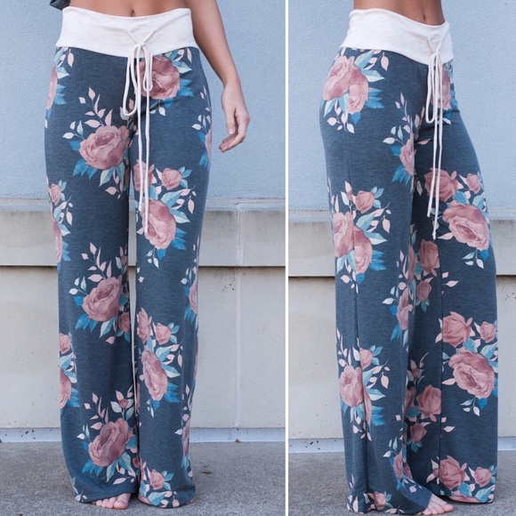 Last 1! Medium Floral lounge pants - charcoal - Picture 2 of 3